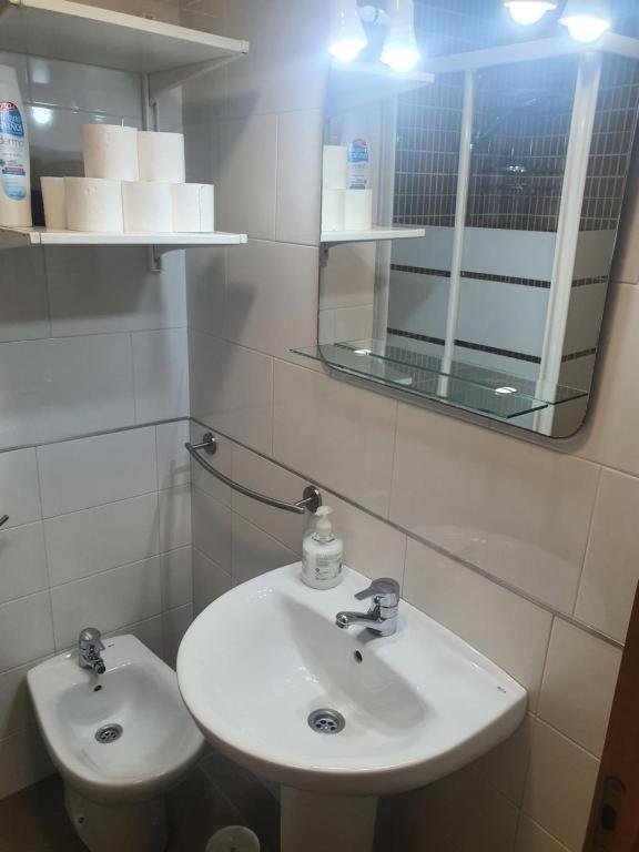 3F, Aire Acondic, 80M2, 2 Dormitorios, 4 Huespedes, Wifi Gratis La Línea de la Concepción Exterior foto